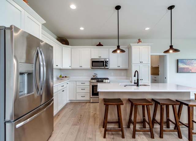 Property at 447 Crusader Pt, Waunakee, WI 53597, 4 beds, 2.5 baths