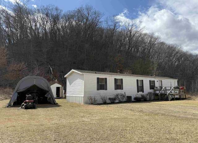 Property at 1930 Hideway Hills Ln #29, Lansing, IA 52151, 2 beds, 2 baths
