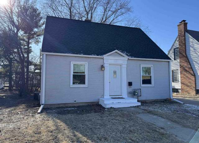 Property at 1306 W Wisconsin St, Portage, WI 53901, 3 beds, 1.5 baths