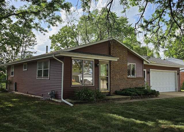 Property at 1844 Garden Dr, Janesville, WI 53546, 2 beds, 2 baths