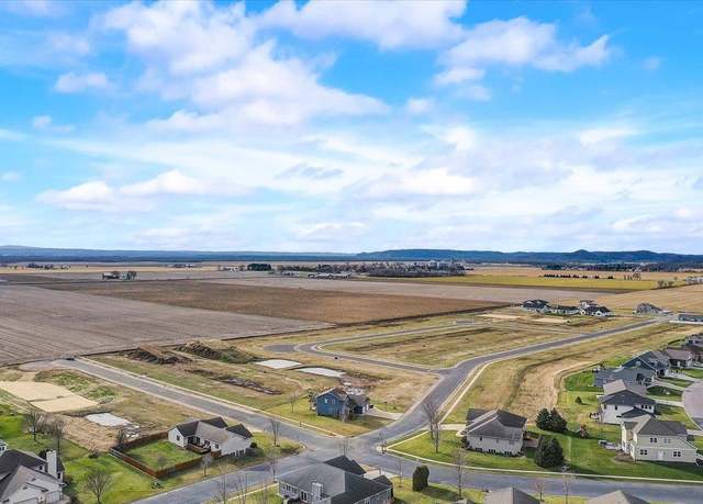 Property at 217 Falcon Ct, Sauk City, WI 53583