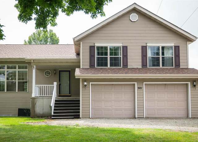 Property at 301 Lincoln Ave, Reeseville, WI 53579, 3 beds, 3 baths
