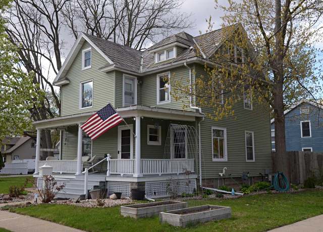 Property at 301 Van Buren St, Sauk City, WI 53583, 4 beds, 1.5 baths