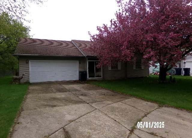 Property at 1578 Lasalle Ct, Janesville, WI 53546, 3 beds, 2 baths