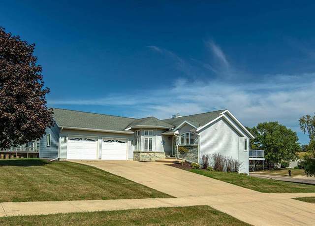 Property at 1227 N 3rd St, Monroe, WI 53566, 4 beds, 3 baths