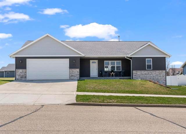 Property at 2128 Cambridge Ct, Reedsburg, WI 53959, 3 beds, 2 baths