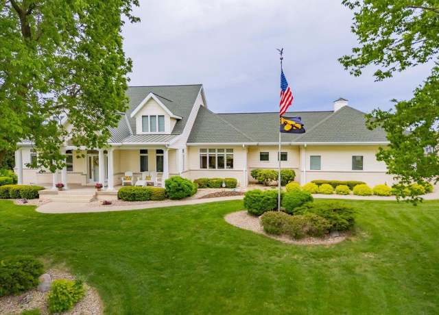 Property at 5571 Surrey Ln, Waunakee, WI 53597, 4 beds, 3.5 baths