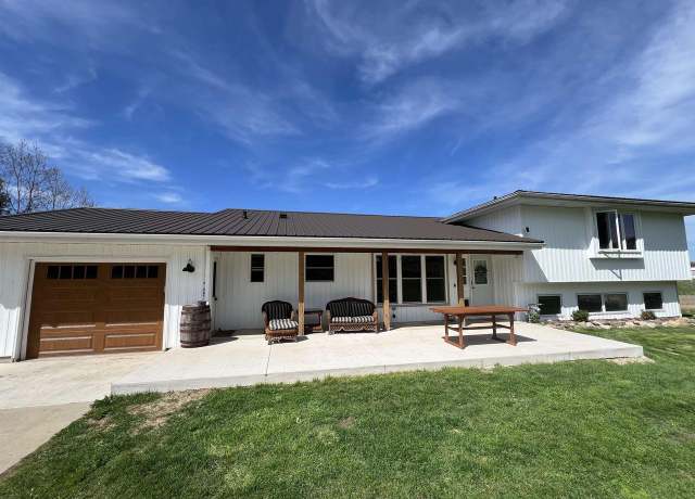 Property at 7401 Mildred Ct, Cross Plains, WI 53528, 3 beds, 2.5 baths