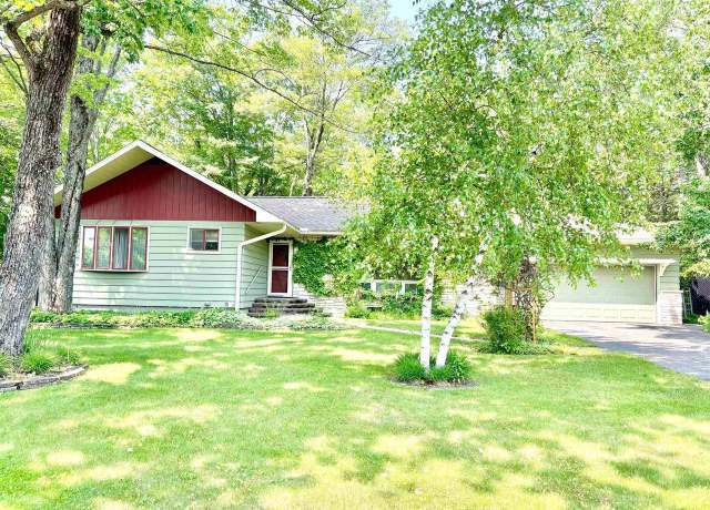 Property at 1045 Woodland Dr, Rhinelander, WI 54501, 4 beds, 1.5 baths