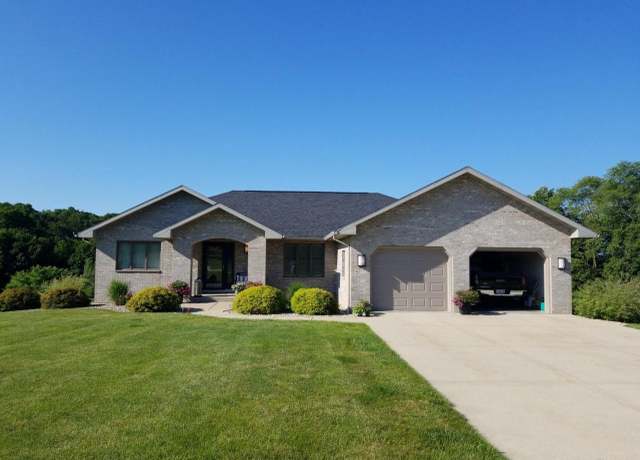 Property at W4519 Forest Ridge Dr, Monroe, WI 53566, 4 beds, 3 baths