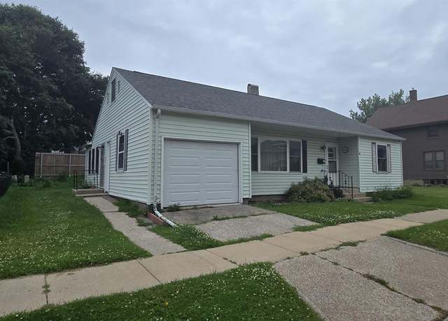 Property at 326 N Monroe St, Lancaster, WI 53813, 3 beds, 1 bath