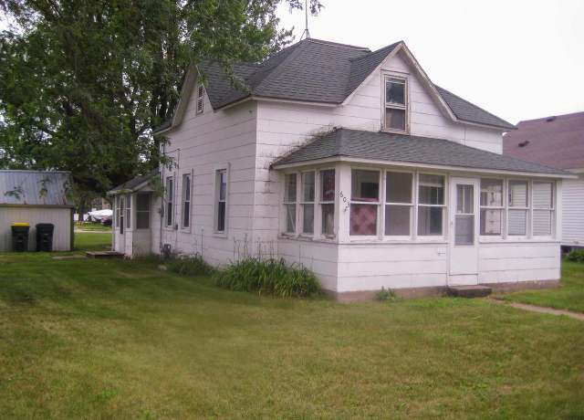 Property at 603 N Michigan St, Prairie Du Chien, WI 53821, 2 beds, 1 bath