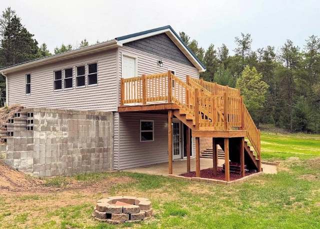 Property at 1004 Gem Ct, Wisconsin Dells, WI 53965, 2 beds, 1.5 baths