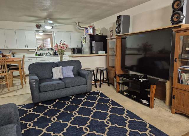 Property at 2350 Allied Dr, Madison, WI 53711, 2 beds, 1 bath
