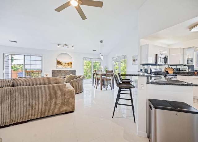 Property at 1065 Lakeland Dr Unit 9-27, Lake Geneva, WI 53147, 3 beds, 2 baths