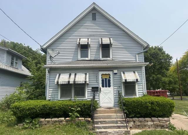 Property at 1533 Porter Ave, Beloit, WI 53511, 4 beds, 1.5 baths