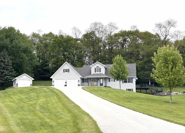Property at 12541 Fleetwood Rd, Tomah, WI 54660, 3 beds, 3 baths