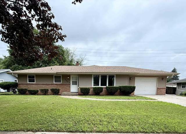 Property at 2520 Skokie Dr, Rockford, IL 61108, 3 beds, 2 baths