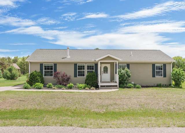 Property at 296 Oakbrook Dr, Wisconsin Dells, WI 53965, 3 beds, 2 baths