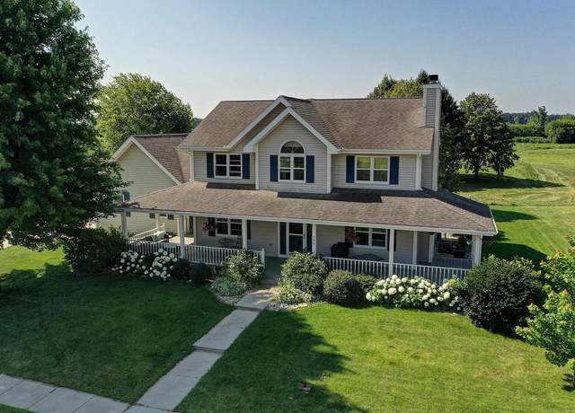 Property at 106 Vista Cir, Columbus, WI 53925, 3 beds, 2.5 baths