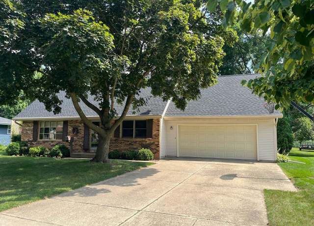 Property at 481 Badger Dr, Evansville, WI 53536, 3 beds, 2 baths