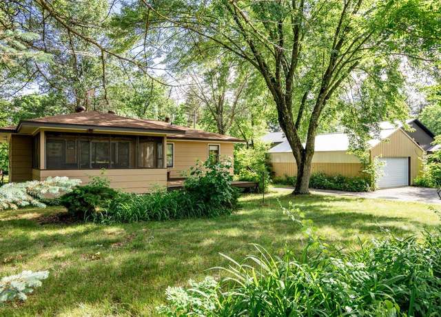 Property at W5533 Overlook Dr, New Lisbon, WI 53950, 2 beds, 1 bath