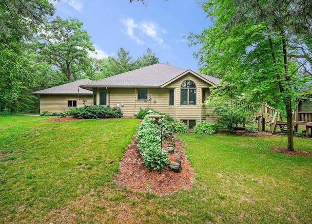 Property at 4561 E Sherwood Dr, Spring Green, WI 53588, 4 beds, 3 baths