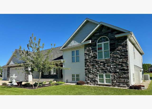 Property at W7320 Kristen Dr, Pardeeville, WI 53954, 3 beds, 3 baths