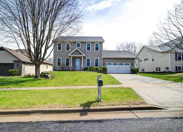 Property at 909 Eagle Crest Dr, Madison, WI 53704, 3 beds, 2.5 baths