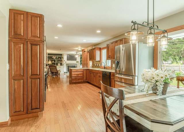 Property at 309 Harvard Dr, Deforest, WI 53532, 3 beds, 2 baths