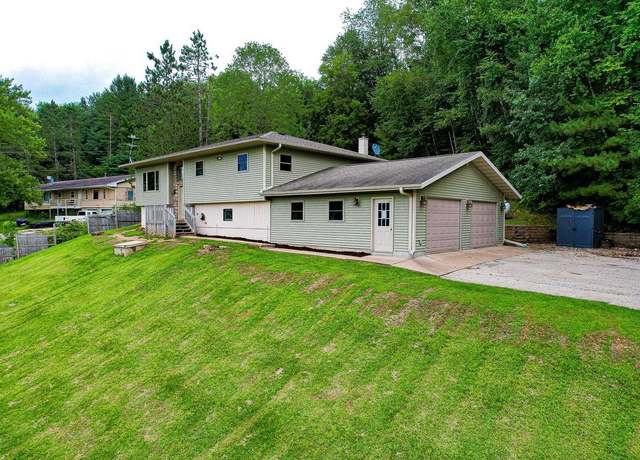 Property at 11828 Fairway Rd, Sparta, WI 54656, 4 beds, 2 baths