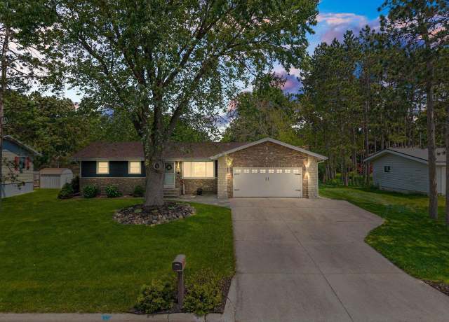 Property at 843 Dorothy Dr, Portage, WI 53901, 3 beds, 2.5 baths