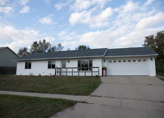 Property at 200 Thomas Rd, Reedsburg, WI 53959, 2 beds, 2 baths