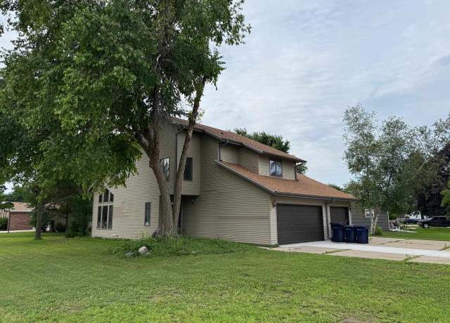 Property at 2214 Browning Dr, Janesville, WI 53546, 6 beds, 4.5 baths