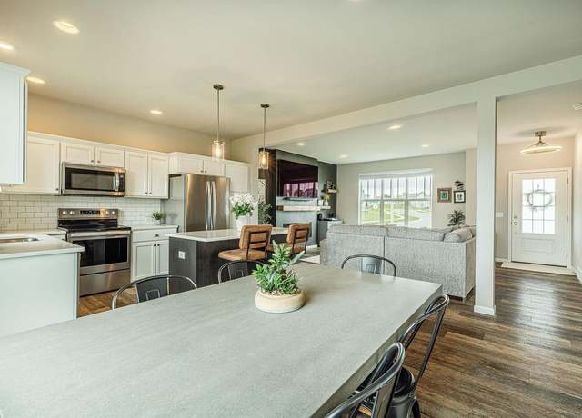 Property at 6111 E Red Oak Trl, Mcfarland, WI 53558, 3 beds, 2.5 baths