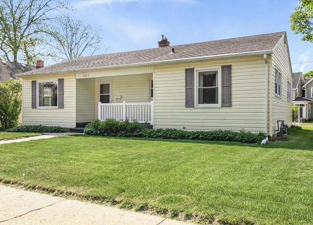 Property at 1521 Peterson Ave, Janesville, WI 53548, 2 beds, 2 baths