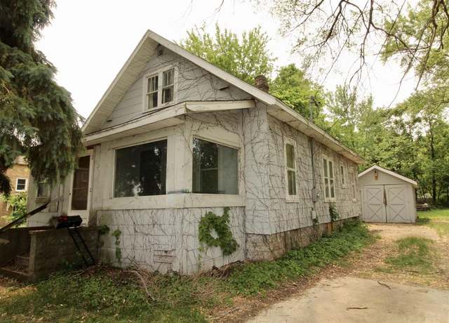 Property at 246 North St, Beloit, WI 53511, 4 beds, 1 bath