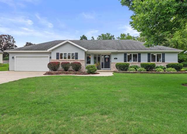 Property at 416 N 3rd St, Fort Atkinson, WI 53538, 5 beds, 3 baths
