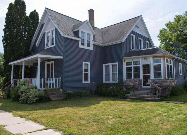 Property at 202 Wisconsin St, Mauston, WI 53948, 5 beds, 2 baths