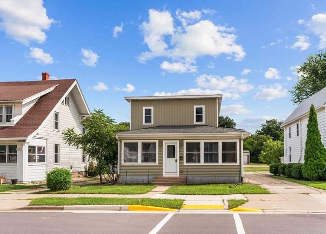 Property at 124 N Main St, Lodi, WI 53555, 3 beds, 1.5 baths