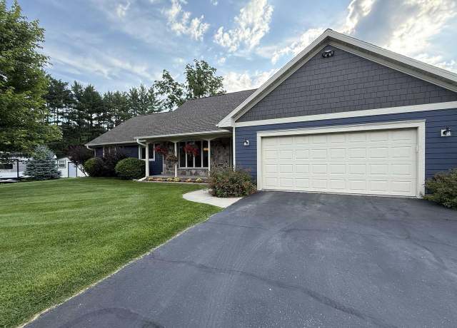 Property at N680 Golf Rd, Prairie Du Sac, WI 53578, 3 beds, 2.5 baths