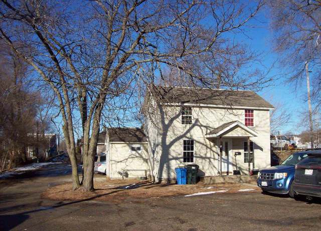 Property at 1212 Macfarlane Rd, Portage, WI 53901, 3 beds, 2 baths