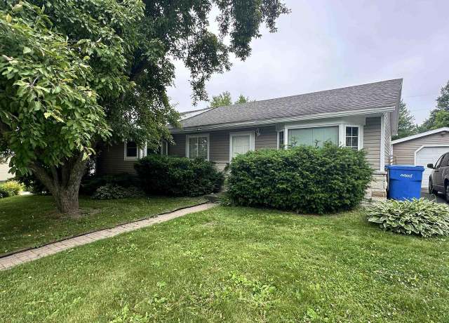 Property at 733 Connie Rd, Baraboo, WI 53913, 2 beds, 1 bath