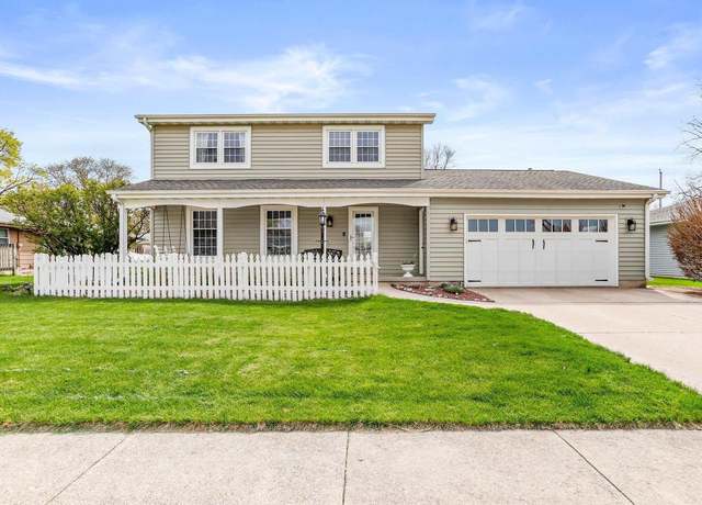 Property at 41 S Huron Dr, Janesville, WI 53545, 3 beds, 1.5 baths