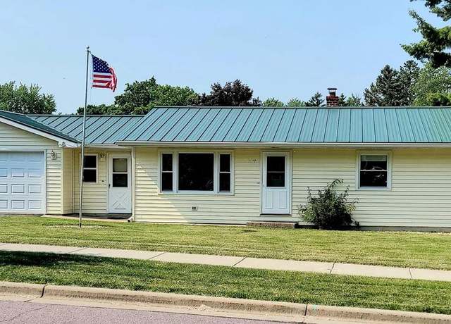 Property at 1017 4th St, Baraboo, WI 53913, 3 beds, 1.5 baths