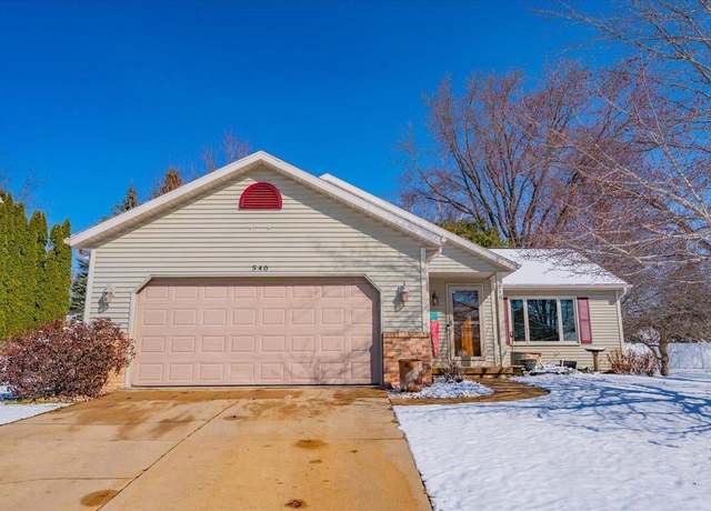 Property at 540 Meadow Ln, Columbus, WI 53925, 3 beds, 2 baths