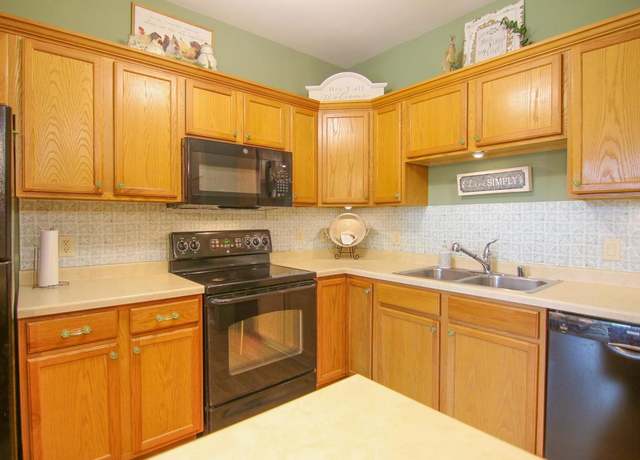 Property at 2581 Smiths Xing #103, Sun Prairie, WI 53590, 1 bed, 1 bath