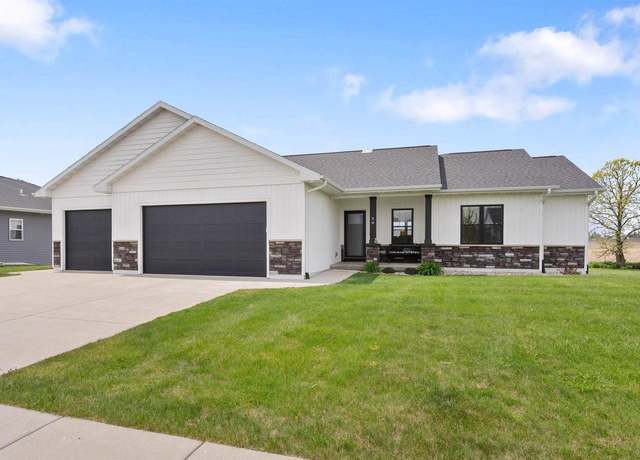 Property at 39 N Windmill Ridge Rd, Evansville, WI 53536, 5 beds, 3 baths