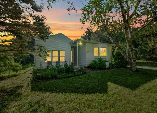 Property at 401 Merrill Crest Dr, Madison, WI 53705, 2 beds, 2 baths