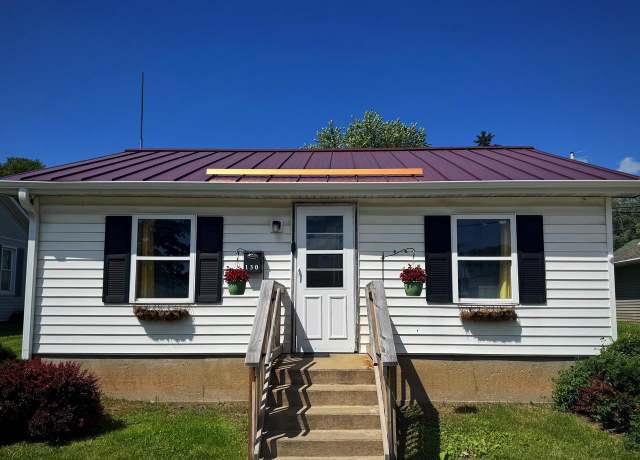 Property at 130 E Spring St, Dodgeville, WI 53533, 2 beds, 1 bath